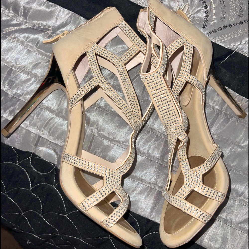 BCBG heels